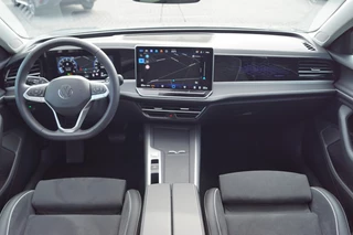 Volkswagen Passat Volkswagen Passat Variant 1.5 eTSI DSG Business 150pk / Panodak / Head-up/ Camera /DCC/ ACC - afbeelding nr 4