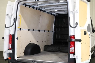 Volkswagen Crafter Volkswagen Crafter 2.0 TDI 140pk L3 H2 Automaat Navigatie Camera Led - afbeelding nr 14