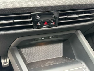 Volkswagen Golf Volkswagen Golf 1.5 eTSI R-Line Automaat | Panoramadak | LED | Black Style | Harman/Kardon HiFi | Achteruitrijcamera | Sfeerverlichting | Trekhaak afneembaar | Adaptieve cruise control | Parkeersensoren voor en achter - afbeelding nr 34