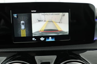 Mercedes-Benz A-Klasse Mercedes-Benz A-klasse 250e AMG Night | Carplay | Stoelverwarming |  Camera | Leder/Alcantara | Full LED | Sfeerverlichting | Park Assist | Navigatie - afbeelding nr 15