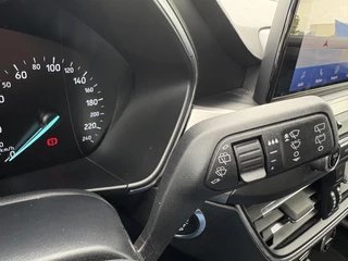 Ford Focus Ford Focus Wagon 1.0 EcoBoost Titanium Wagon | Winter Pack | Adaptive cruise control | Camera | Navigatie | 17 inch | Reservewiel - afbeelding nr 18