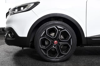 Renault Kadjar | Cruise | Stoelverw. | PDC | Camera | NAV | ECC | Trekhaak | LM 19
