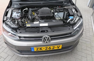 Volkswagen Polo Volkswagen Polo 1.0 TSI 95 PK Comfortline , Trekhaak , Stoelverwarming , Navigatie , Parkeersensoren , Climate control , 17