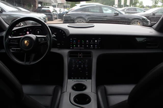 Porsche Taycan Porsche Taycan Performance 84 kWh / Panoramadak / 360Camera / Luchtvering / 20'' / Dodehoek / Stuurverwarming / Getint glas / Stoelverwarming / Warmtepomp - afbeelding nr 2
