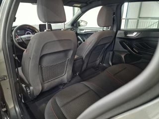 Ford Focus Ford Focus Wagon 1.5 EcoBoost 150 pk ST Line Automaat | Winter pck | Camera | Trekhaak | - afbeelding nr 27