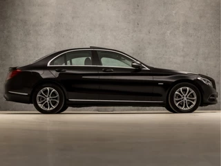 Mercedes-Benz C-Klasse 157Pk Automaat (SCHUIFDAK, NAVIGATIE, LEDER, STOELVERWARMING, SFEERVERLICHTING, ELEK SPORTSTOELEN, CRUISE, LED KOPLAMPEN, NIEUWE APK, NIEUWSTAAT) - afbeelding nr 4