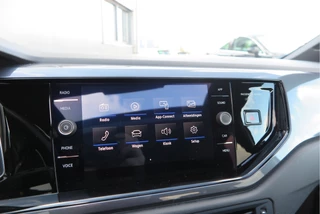 Volkswagen Polo Pano dak,Led, Adaptive cruise , Navigatie via Carplay, Buitenspiegels inklapbaar, etc. prijs rijklaar. - afbeelding nr 42