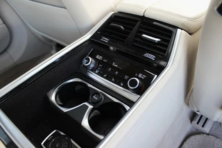 BMW 7 Serie ➡️ BMW 7-serie 750Li G12 xDrive High Executive | Origineel | Laser | Camera360 | Massage | Head-up | Bowers&Willikins | DAB | 449 pk | 20 inch | Softclose | - afbeelding nr 23