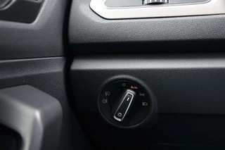Volkswagen T-Roc Volkswagen T-Roc 1.0 TSI Style Business Navi Clima CarPlay  ACC Getint glas 17-Inch Nl-Auto NAP! - afbeelding nr 23