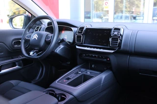 Citroën C5 Aircross Citroen C5 Aircross 1.2 130PK AUTOMAAT | NAVIGATIE BY APPLE CARPLAY/ANDROID AUTO | ACHTERUITRIJ CAMERA | KEYLESS ENTRY/START | LED KOPLAMPEN | CRUISE CONTROL | CLIMATE CONTROL | DAB+ RADIO | ALL SEASON BANDEN | 18
