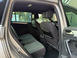 Volkswagen Tiguan Volkswagen Tiguan 1.4 TSI ACT R-Line, Wegkl.Trekhaak, CAMERA, ACC - afbeelding nr 20
