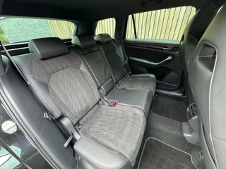 Škoda Kodiaq Skoda Kodiaq 1.5 TSI Sportline Automaat | Trekhaak uitklapbaar | Navigatiesysteem | Stoelverwarming | Stuurverwarming | Getint glas | Cruise control | 20 inch lichtmetalen velgen | Achteruitrijcamera | Parkeersensoren voor en achter - afbeelding nr 50