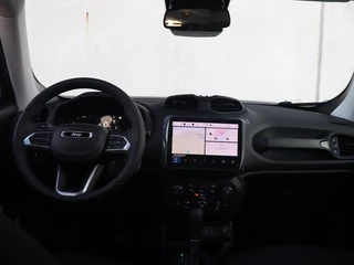 Jeep Renegade Jeep Renegade 1.5T e-Hybrid 130 PK North Star | Pano | Safety | Winter | 18