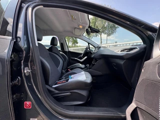Peugeot 208 Peugeot 208 1.2 PureTech Allure AUTOMAAT / CARPLAY / CRUISE / PDC / BLUETOOTH / ECC / AIRCO / NL AUTO - afbeelding nr 28