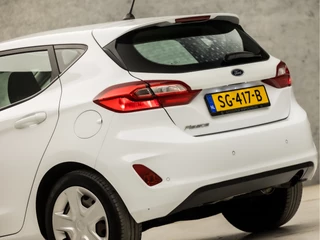Ford Fiesta (APPLE CARPLAY, GROOT NAVI, PARKEERSENSOREN, SPORTSTOELEN, CRUISE, LANE ASSIST, DAB+, NIEUWSTAAT) - afbeelding nr 16
