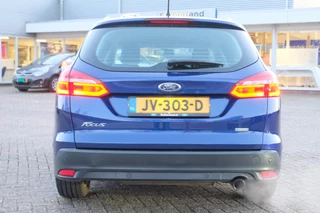 Ford Focus Ford Focus Wagon 1.5 Titanium 150pk | Half leder | Winterpack | 1.500kg trekgewicht | Dealeronderhouden | Navigatie | Parkeersensoren voor & Achter - afbeelding nr 4