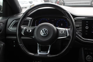 Volkswagen T-Roc Volkswagen T-Roc 1.5 TSI Sport Business 3x R-Line / Camera / Virtual Cockpit / Navigatie / 19'' / Keyless / Stoelverwarming / ACC - afbeelding nr 17