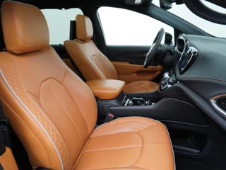 Chrysler Pacifica Chrysler Pacifica 3.6 V6 Hybrid 7 PERSOONS | ZEER LUXE UITGERUST | PANO | 360 CAMERA | LEDER+ STOELVENTILATIE+STOELVERWARMING - afbeelding nr 55