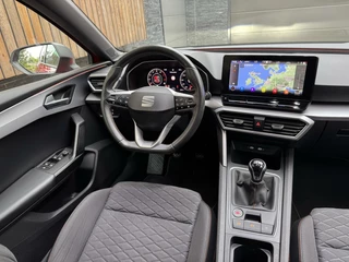 SEAT Leon Seat Leon 1.5 TSI FR Launch Edition | LED | Stoelverwarming | Navigatiesysteem | Adaptive cruise control | Apple CarPlay | 18 inch lichtmetalen velgen | Achteruitrijcamera | Trehaak uitklapbaar | Parkeersensoren voor en achter - afbeelding nr 6