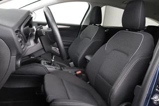 Ford Focus Ford Focus 1.5 EcoBoost Titanium | Stoel & stuurverwarming |  Adaptive cruise | Full LED | Camera | Trekhaak | Carplay | Climate control - afbeelding nr 5