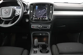 Volvo XC40 Volvo XC40 1.5 T4 Recharge R Design | Panoramadak |  Trekhaak | 360 camera | Stoel & stuurverwarming | Harman/Kardon | Adaptive cruise | Carplay - afbeelding nr 9