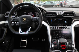 Lamborghini Urus Lamborghini Urus 4.0 V8 / NL Auto! / Full Carbon / Keramisch / B&O / Pano / 360Camera / Head-up / 23'' / Stoelventilatie / Massage - afbeelding nr 9