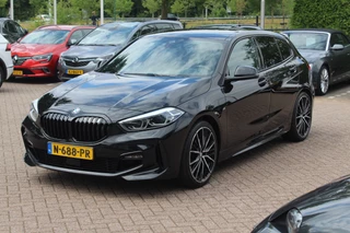 BMW 1 Serie BMW 1 Serie 118i Executive Ed. M Sport / Navigatie / Half leder / 19'' / Sportstoelen / Blackpack / Dakspoiler / Stoelverwarming / Cruise Control / Getint glas - afbeelding nr 6