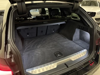 BMW 3 Serie BMW 3 Serie Touring 330e xDrive M-Sport PANO/LASER/360CAMERA/ADAPTIVE M-ONDERSTEL/ACC/LEER-ALCANTARA/19