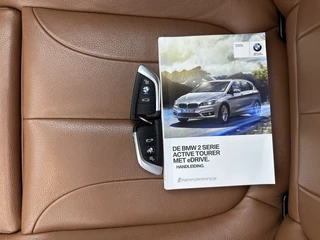 BMW 2 Serie BMW 2 Serie Active Tourer 225xe iPerformance Centennial High Executive Aut. *PANO | HEAD-UP | FULL-LEATHER | FULL-LED | HARMAN/KARDON | KEYLESS | NAVI-FULLMAP | ECC | PDC | CRUISE | 18''ALU* - afbeelding nr 30