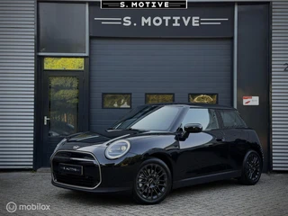 MINI 3-deurs Cooper E Favoured M 40.7 kWh Nieuw! Fabriek Garantie!!