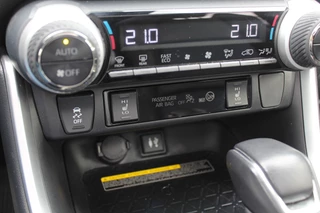 Toyota RAV4 Toyota RAV4 2.5 Hybrid AWD Bi-Tone / Trekhaak / Panoramadak / 360Camera / Leder / JBL / Keyless / 18'' / Dodehoek / DAB / Keyless - afbeelding nr 27