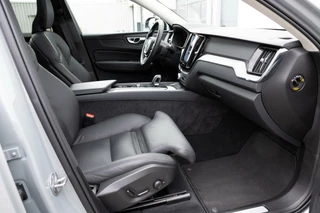 Volvo XC60 Volvo XC60 2.0 T6 AWD Plus Dark|leer|ACC|Pano|el.bed.stoelen|stoel/stuurverw.|19