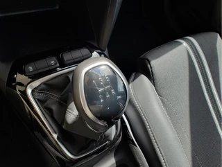 Opel Corsa Opel Corsa 1.2 GS Panoramadak | Stuurverwarming | Carplay/Android - afbeelding nr 21