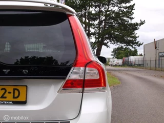 Volvo V70 Volvo V70 AWD 2.4 D5 215 Aut6 Leer Xenon 18Velgen Pdc Mooi!! - afbeelding nr 12