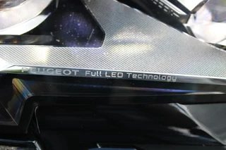 Peugeot 3008 Peugeot 3008 1.2 Hybrid 136PK GT | 360° CAMERA | NAVIGATIE | ADAPTIVE CRUISE CONTROL | APPLE CARPLAY/ANDROID AUTO | CLIMATE CONTROL | 18