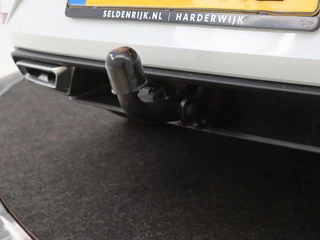 SEAT Leon SEAT Leon 1.5 eTSI FR Intens | Stoel & stuurverwarming |  Trekhaak | Adaptive cruise | Navigatie | Parkeerhulp | Full LED - afbeelding nr 24