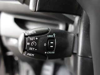 Opel Vivaro Opel Vivaro 2.0 BlueHDi 145PK L2 Automaat Airco Navigatie Trekhaak Side Bars Betimmering Laadruimte - afbeelding nr 17