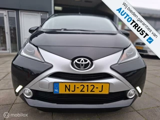 Toyota Aygo Toyota Aygo 1.0 VVT-i x-now/clima/navi/NAP - afbeelding nr 2