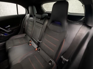 Mercedes-Benz A-Klasse 218Pk Automaat (SCHUIFDAK, APPLE CARPLAY, SFEERVERLICHTING, MEMORY SEATS, CAMERA, BURMESTER, LEDER/ALCANTARA, ADAPTIVE CRUISE, GETINT GLAS, NIEUWSTAT) - afbeelding nr 16