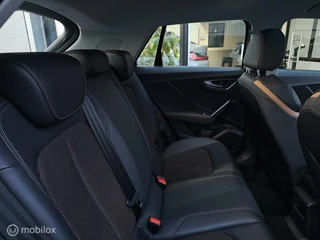 Audi Q2 Audi Q2 1.4 TFSI CoD S-Line Quantum grey Panorama/Virtual/Keyless - afbeelding nr 4