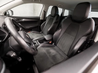 Škoda Karoq Automaat (APPLE CARPLAY, GROOT NAVI, CAMERA, LEDER/ALCANTARA, STOELVERWARMING, SPORTSTOELEN, ADAPTIVE CRUISE, GETINT GLAS, PARKEERSENSOREN, LED KOPLAMPEN, NIEUWE APK, NIEUWSTAAT) - afbeelding nr 14