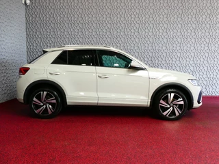 Volkswagen T-Roc Volkswagen T-Roc 1.5 TSI 150PK R-LINE EVO IQ LIGHT ALCANTARA ELEK.KLEP CARPLAY STOEL/STUUR VERW. 18