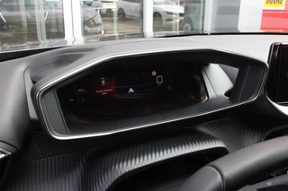Peugeot 2008 Peugeot 2008 1.2 100PK ALLURE PACK | TREKHAAK | NAVIGATIE | APPLE CARPLAY/ANDROID AUTO | 3-D INSTRUMENTENPANEEL | ACHTERUITRIJ CAMERA | CRUISE CONTROL | LED KOPLAMPEN | CLIMATE CONTROL | 17