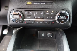Ford Focus Ford Focus 1.0 EcoBoost ST Line Business 125pk NAVI, Camera, Trekhaak, B&O, Winter pack - afbeelding nr 12