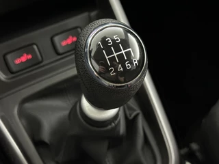 Suzuki Vitara Suzuki Vitara 1.4 Boosterjet Style Smart Hybrid | Navigatie | Lederen Bekleding | Adaptieve Cruise Control - afbeelding nr 18