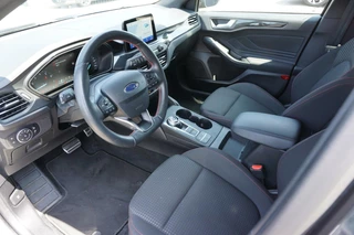 Ford Focus Ford Focus Wagon 1.0 EcoBoost ST Line 125PK Automaat Winterpack Achteruitrijcamera Climate Cruise Navi 18