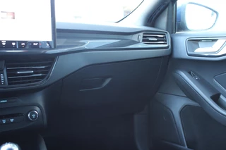 Ford Focus Ford Focus Wagon 1.0 EcoBoost Hybrid ST Line X 125pk | Winterpack | Driver Assistance pack | 18 inch Licht metaal | Incl 2.500,- Ford Voordeel - afbeelding nr 15