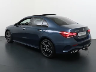 Mercedes-Benz A-Klasse Mercedes-Benz A-Klasse 250e AMG // Panoramadak // Memory // Trekhaak // Keyless // Carplay // Sfeerverlichting // MultiBeam LED // Night Pakket // Augmented Reality - afbeelding nr 2