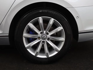 Volkswagen Passat Volkswagen Passat 1.4 TSI PHEV GTE | Panoramadak | Leder |  Stoelverwarming | Trekhaak | Camera | Park Assist | Adaptive cruise | Side Assist | Matrix LED | Carplay | Navigatie - afbeelding nr 32