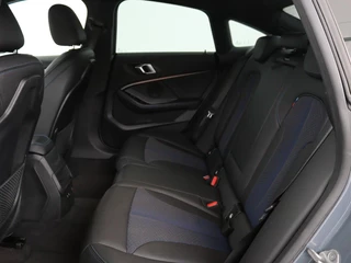 BMW 2 Serie BMW 2-serie Gran Coupé 218i M Sport | Stoelverwarming | Adaptive cruise |  Carplay | Trekhaak | Sportstoelen | DAB | Half leder | Live Cockpit | Climate control - afbeelding nr 6